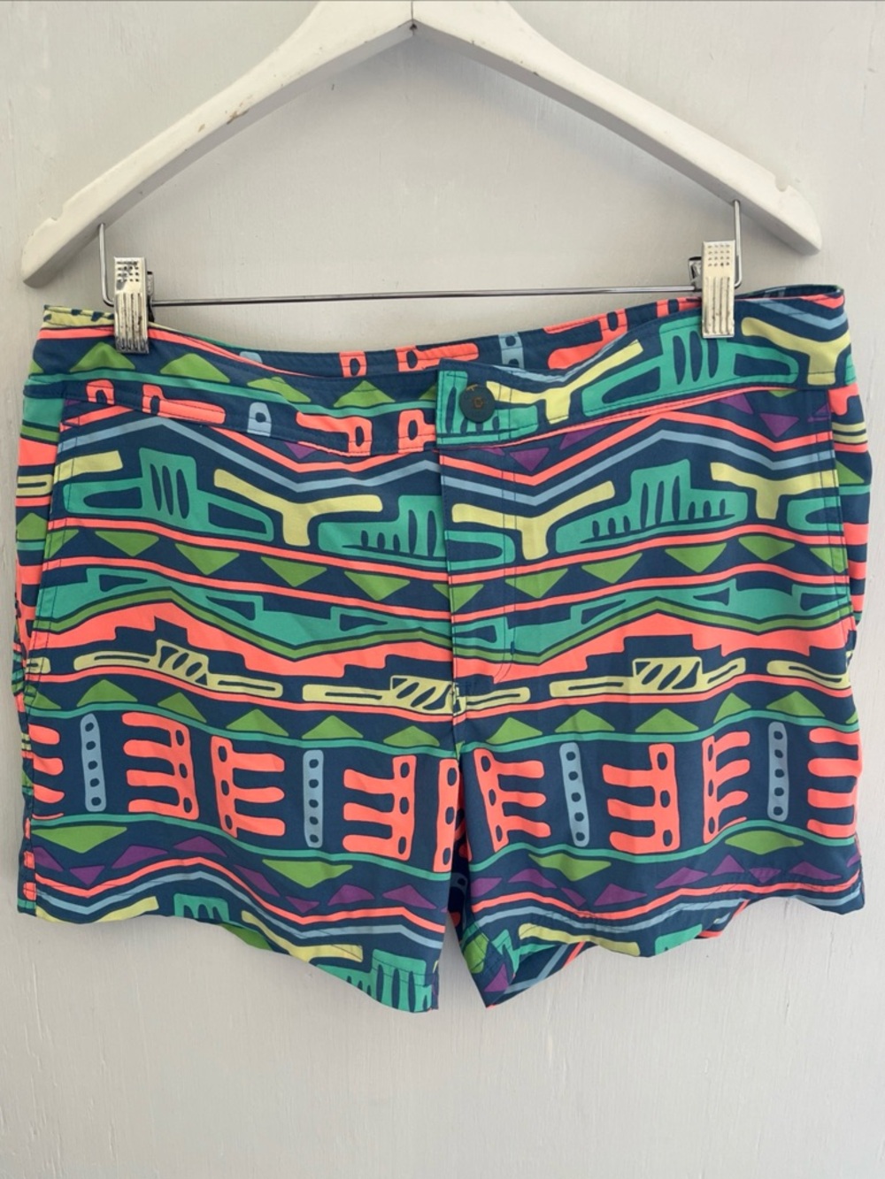 CHUBBIES 5.5 in Swim Trunks Shorts Geo Neon Aztec Drawstring USA MEN Size L